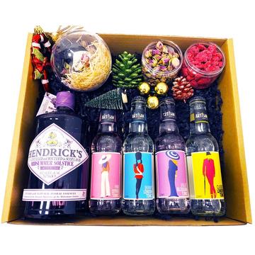 Delux Hendricks Midsummer Gin Tonik Szett Hendricks gömb dísszel