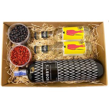 Bobby's Gin Tonik szett Díszdobozban Ginfűszerrel