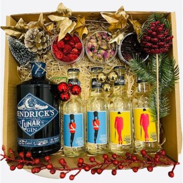 Karácsonyi Hendricks Lunar gin tonik csomag díszdobozban