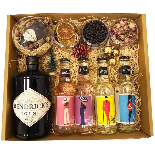Karácsonyi Delux Hendricks Gin Tonik Szett Ginfűszerrel és Hendricks perzsa rózsás gömbbel